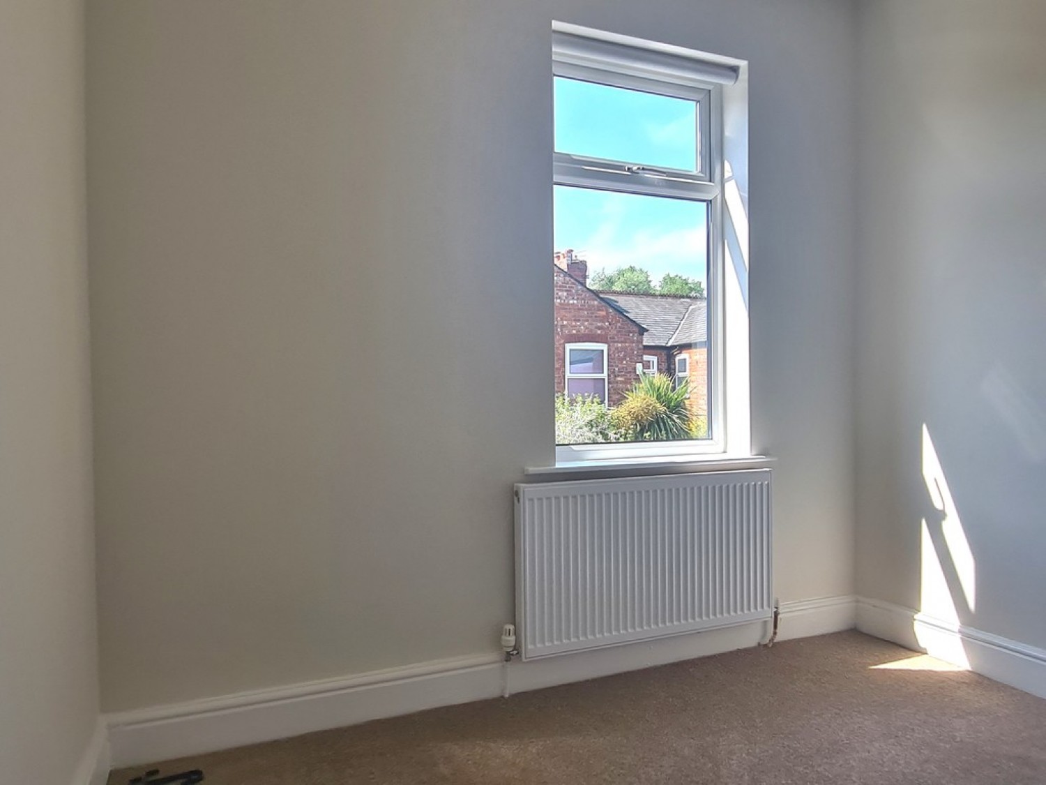 3 bedroom House for Letting Newport Road, Chorlton, Manchester