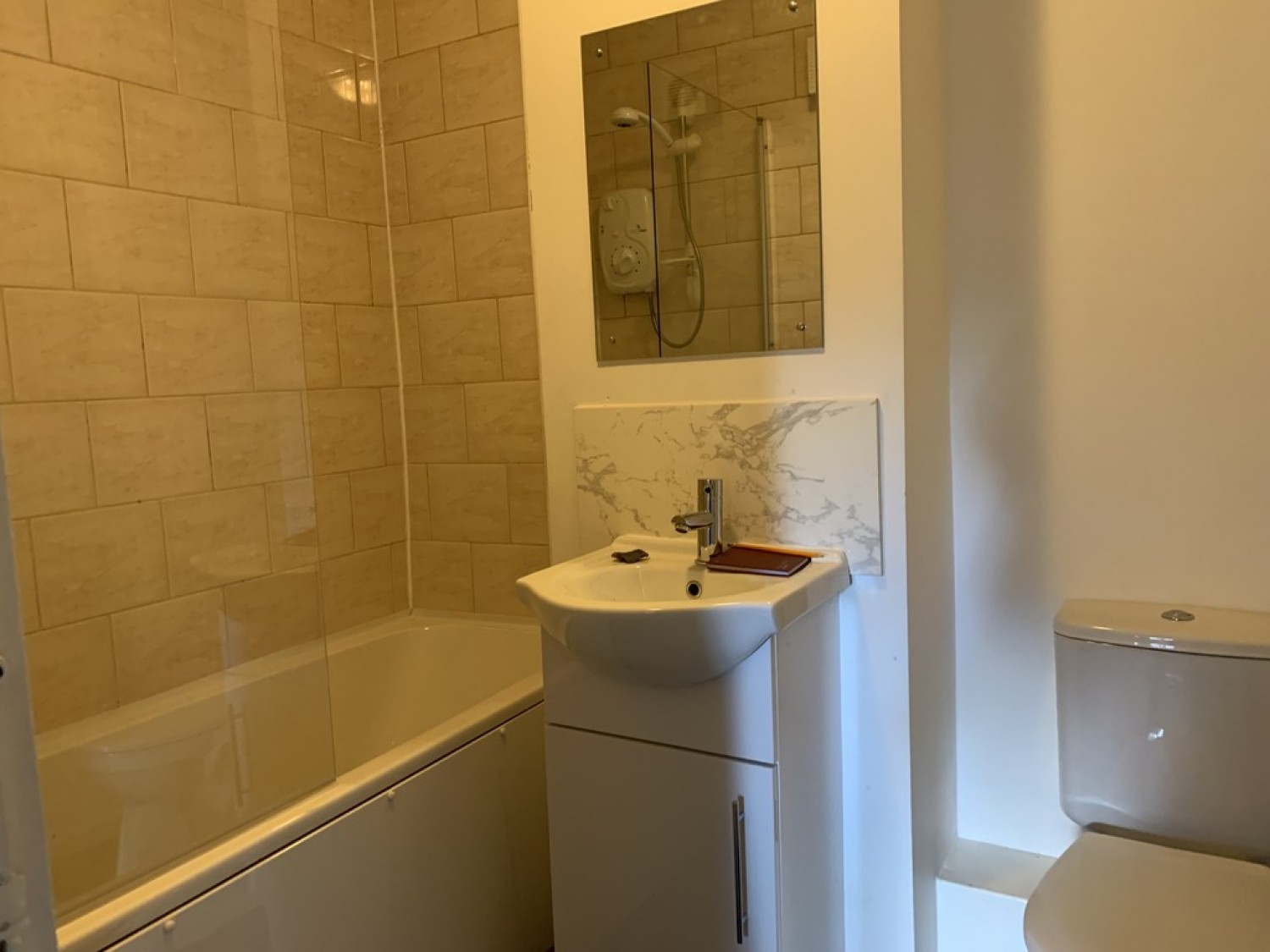 2 bedroom Flat in Heaton Moor Road, Heaton Moor, Stockport