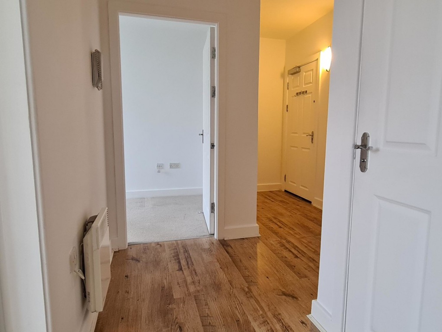 2 bedroom Flat for Letting Barlow Moor Road, Chorlton, Manchester