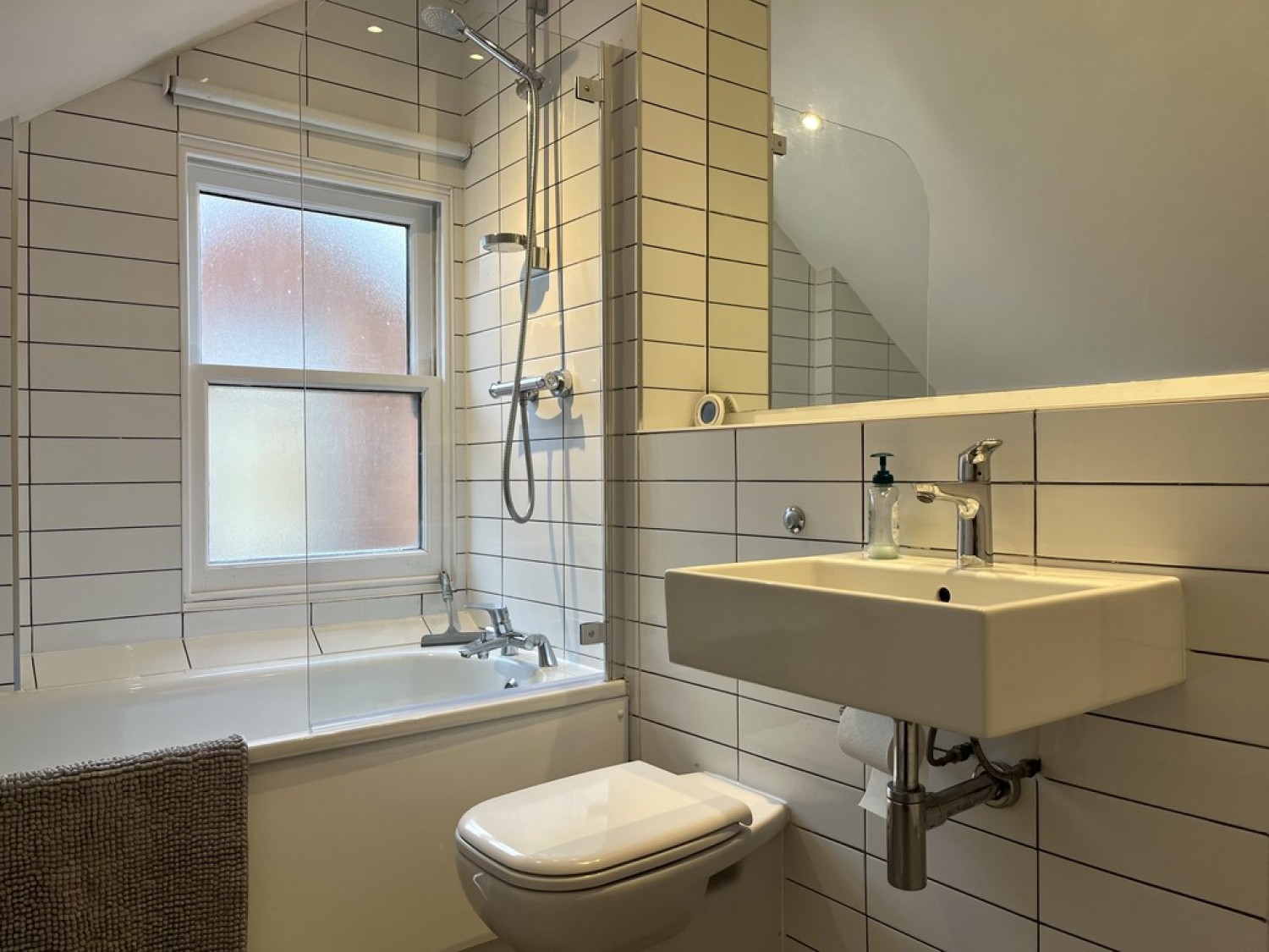 2 bedroom Flat for Letting Wilbraham Road, Chorlton, Manchester