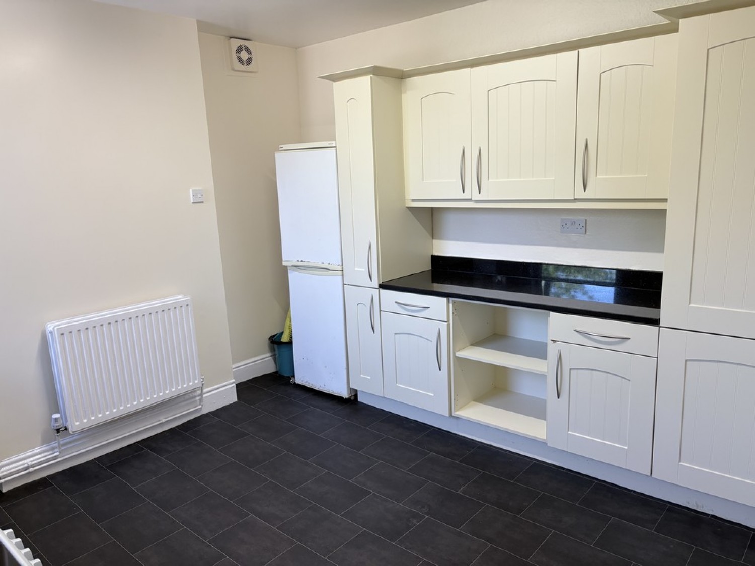 3 bedroom Flat for Letting College Road, Whalley Range, Manchester