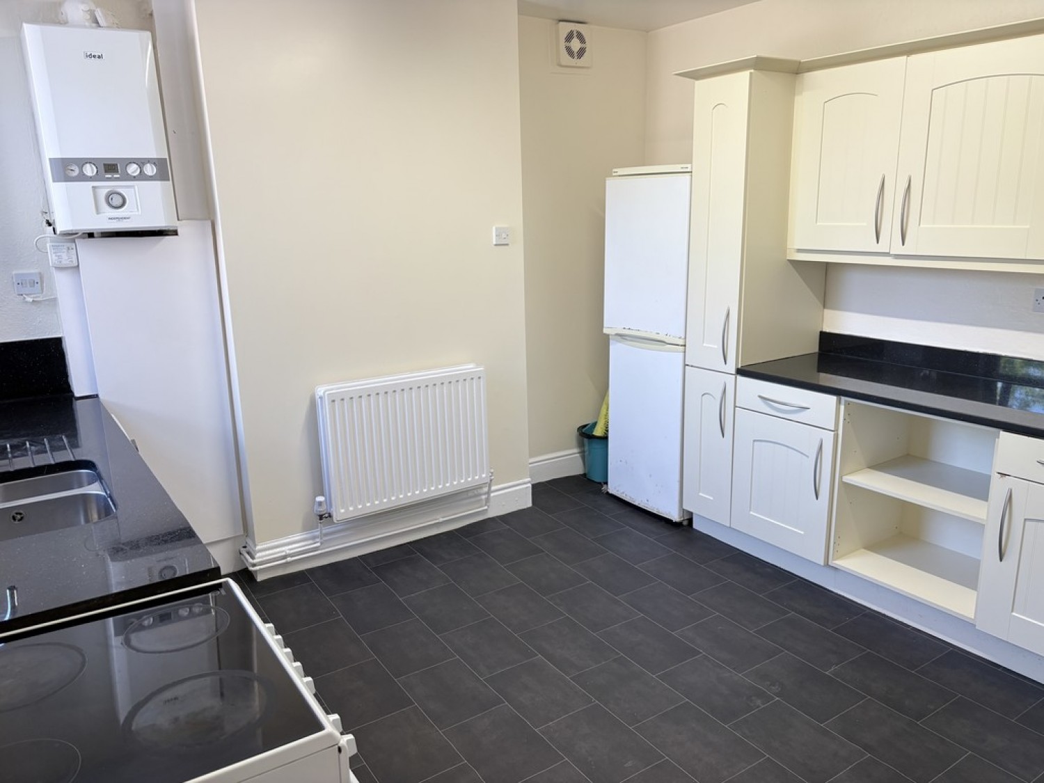 3 bedroom Flat for Letting College Road, Whalley Range, Manchester