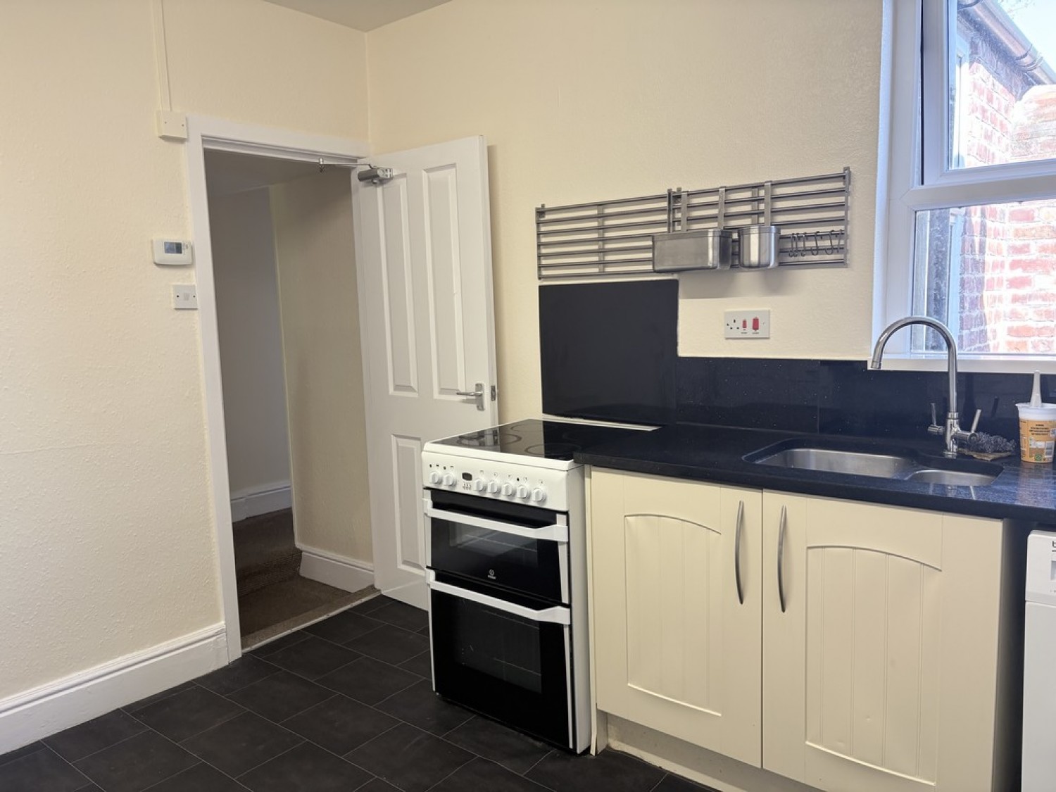 3 bedroom Flat for Letting College Road, Whalley Range, Manchester