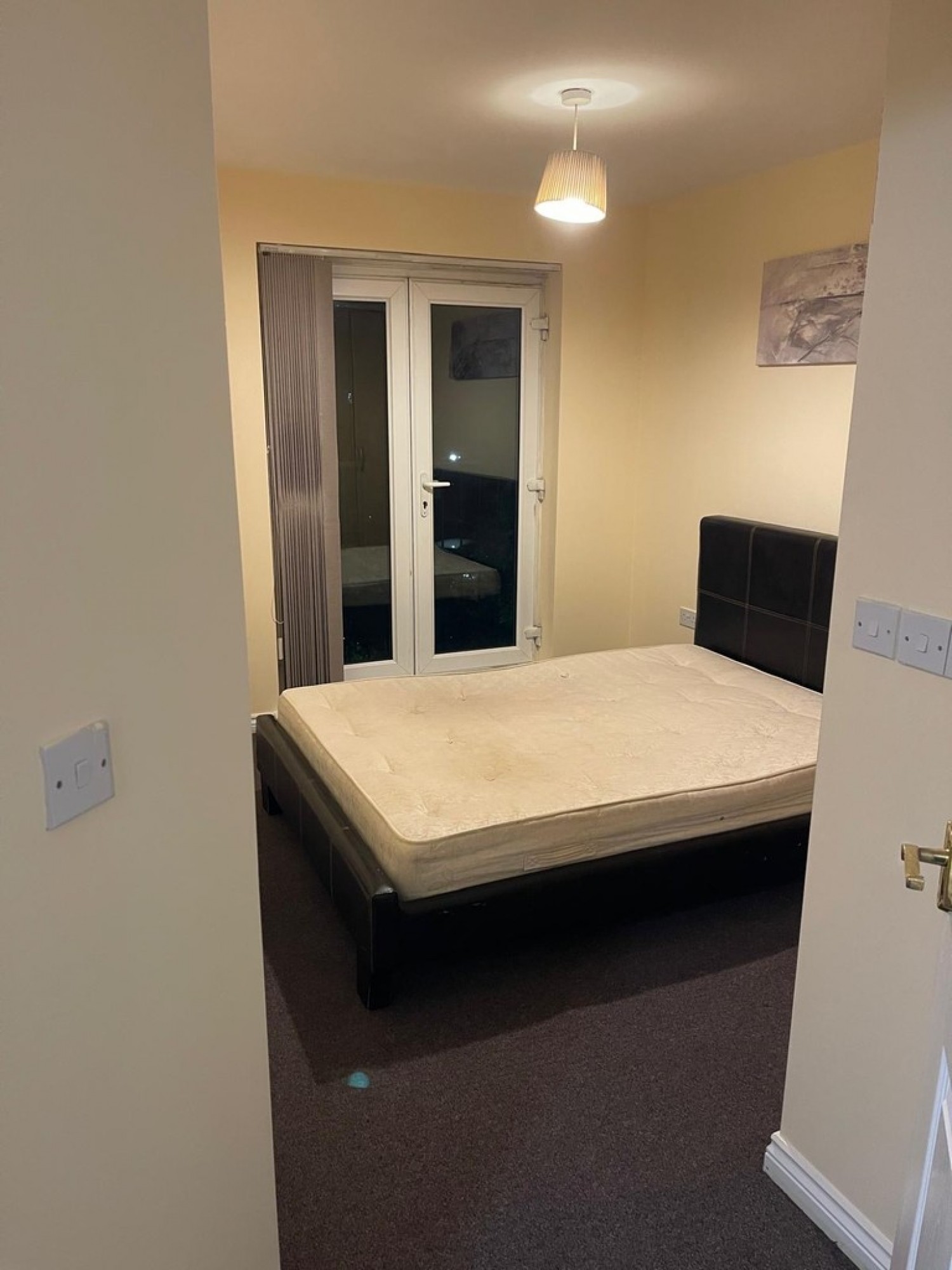 2 bedroom House for Letting Larch Gardens, Manchester