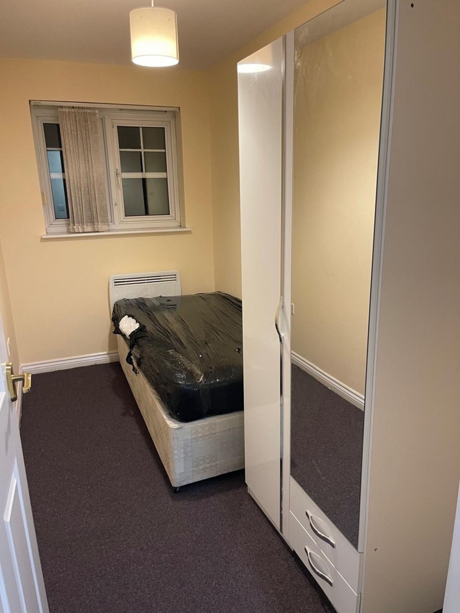 2 bedroom House for Letting Larch Gardens, Manchester