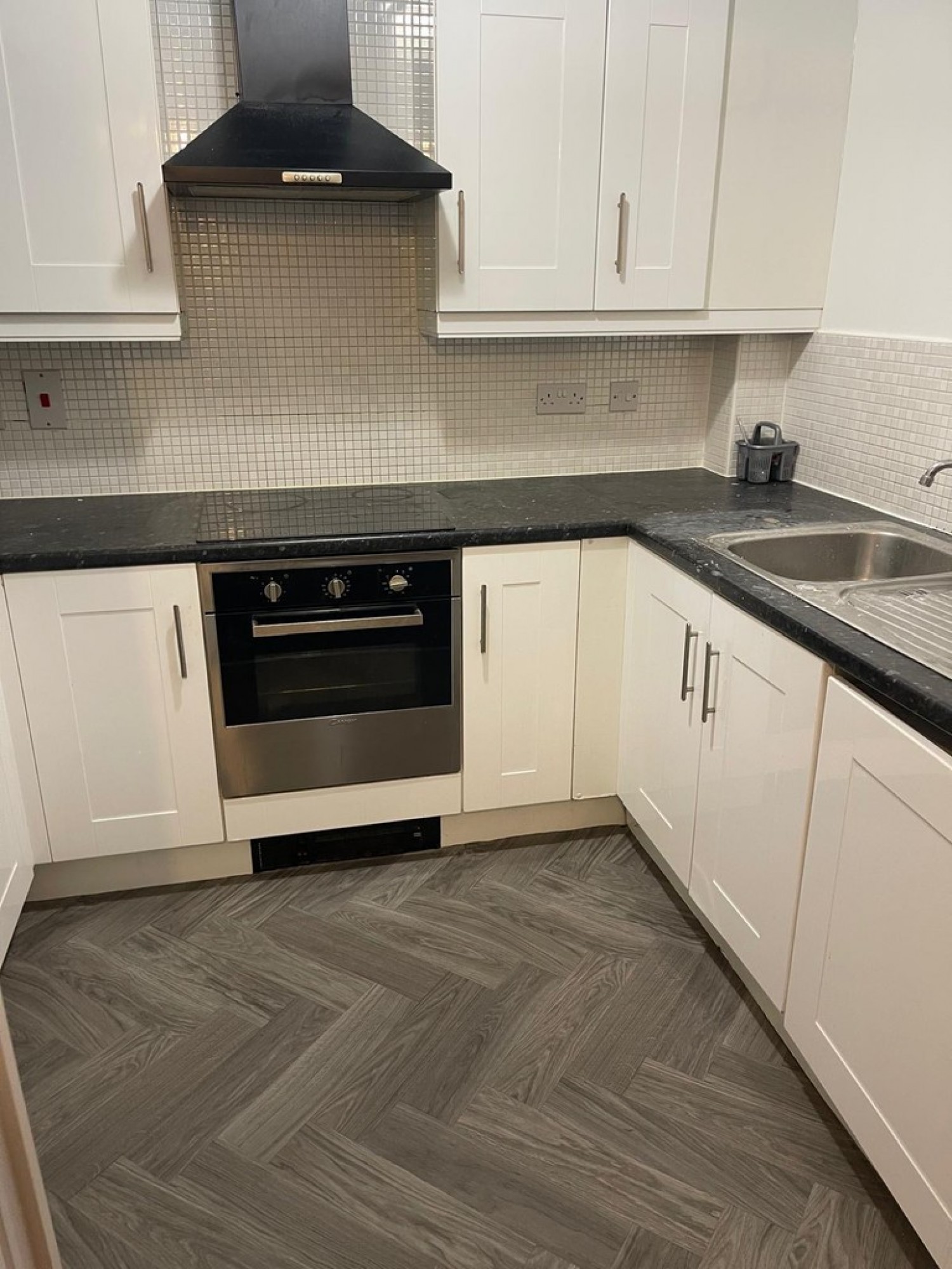 2 bedroom House for Letting Larch Gardens, Manchester