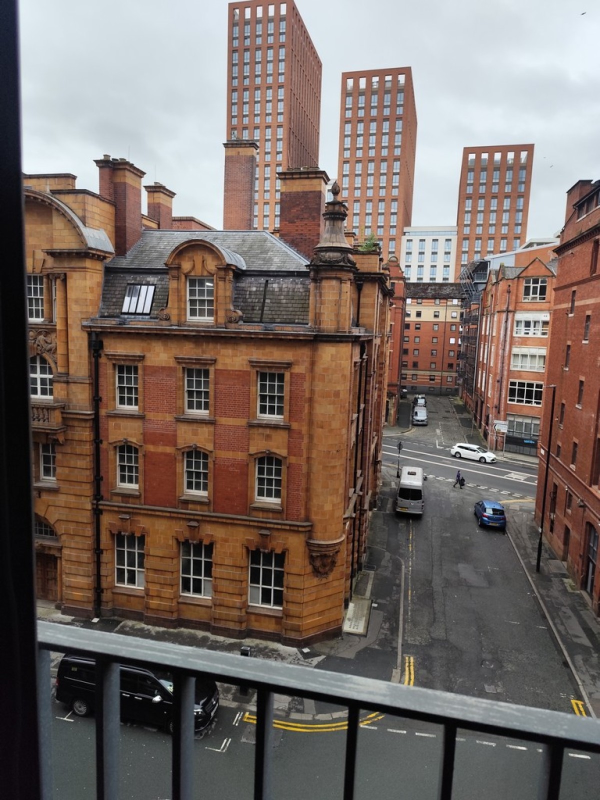 the Hub, Piccadilly place
