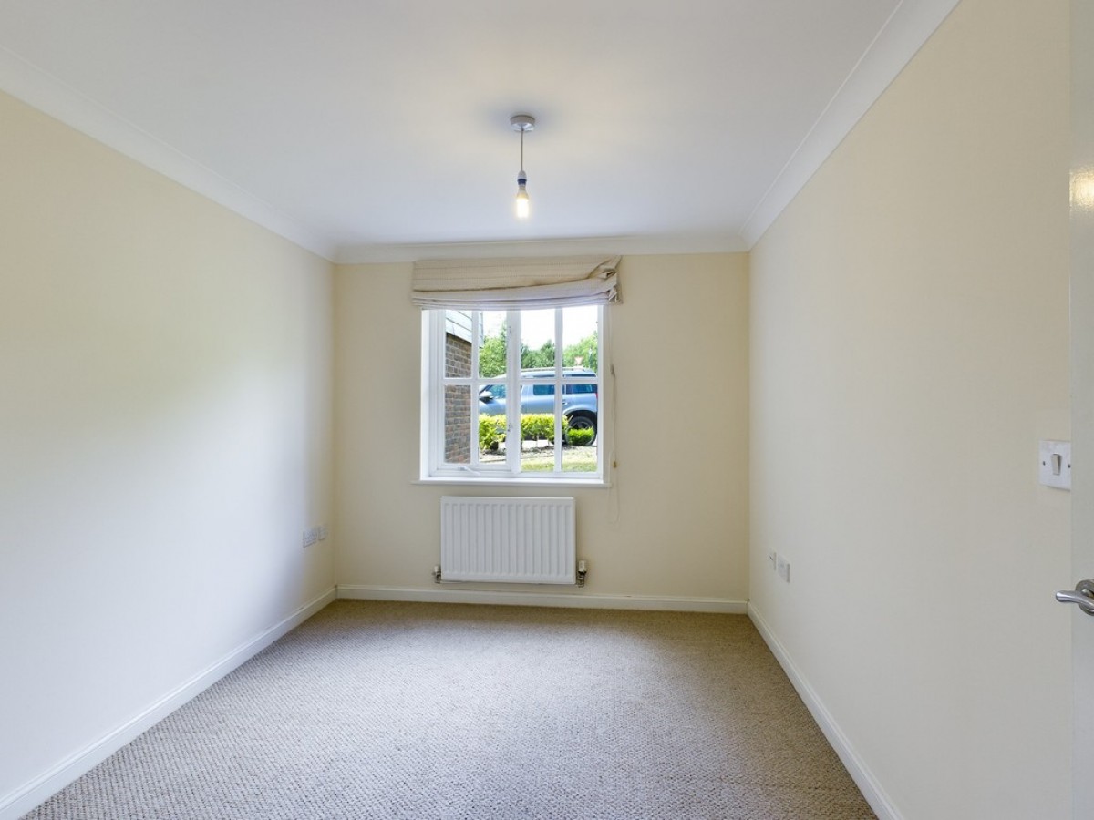 Farriers Lea, Bolnore Village