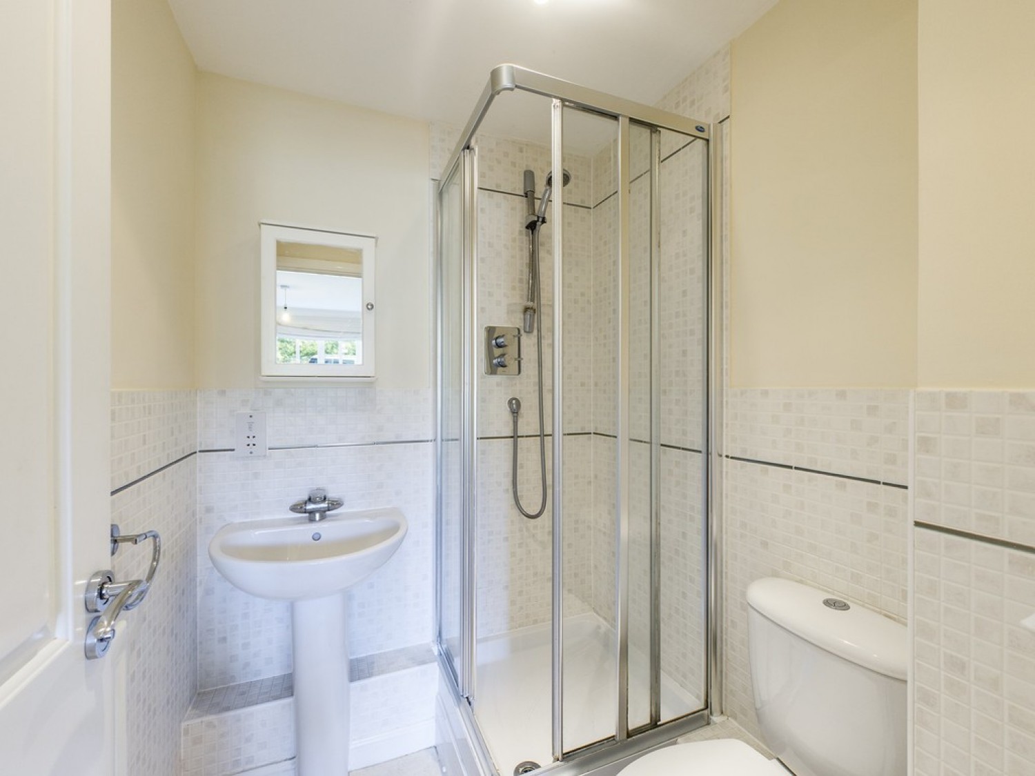 Farriers Lea, Bolnore Village