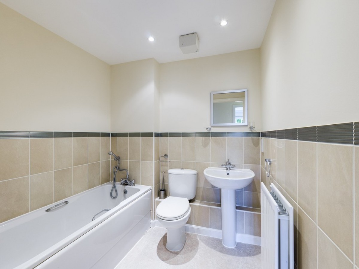 Farriers Lea, Bolnore Village