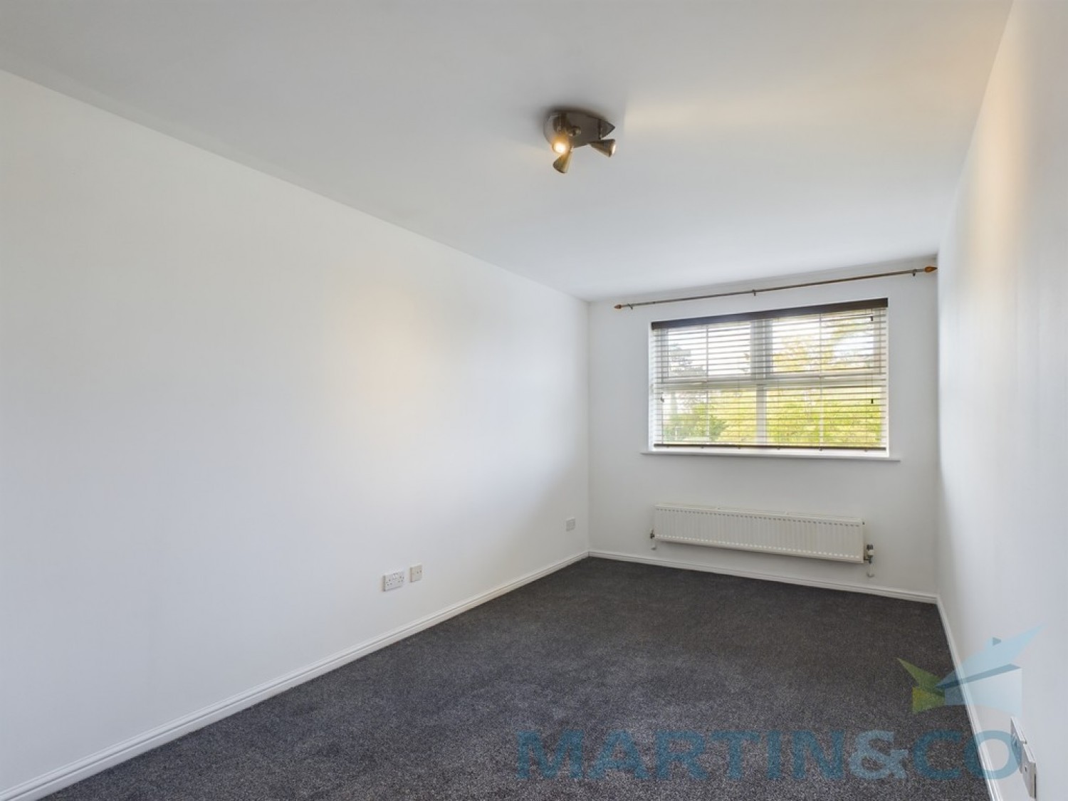 2 bedroom Flat in Trevelyan Place, Heath Road