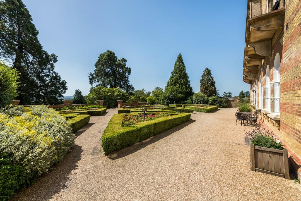 Butchers Court, Southdowns Park