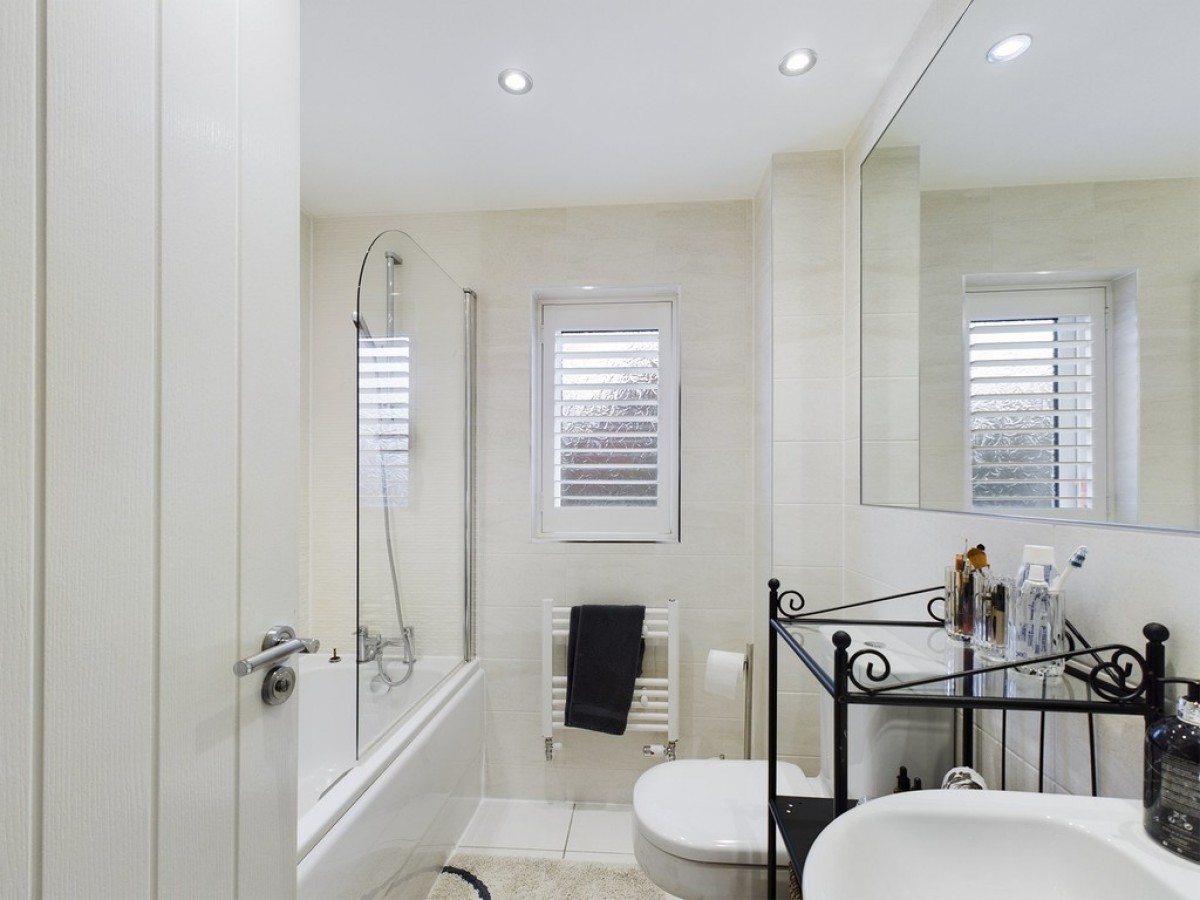 Larkspur Drive, Burgess Hill