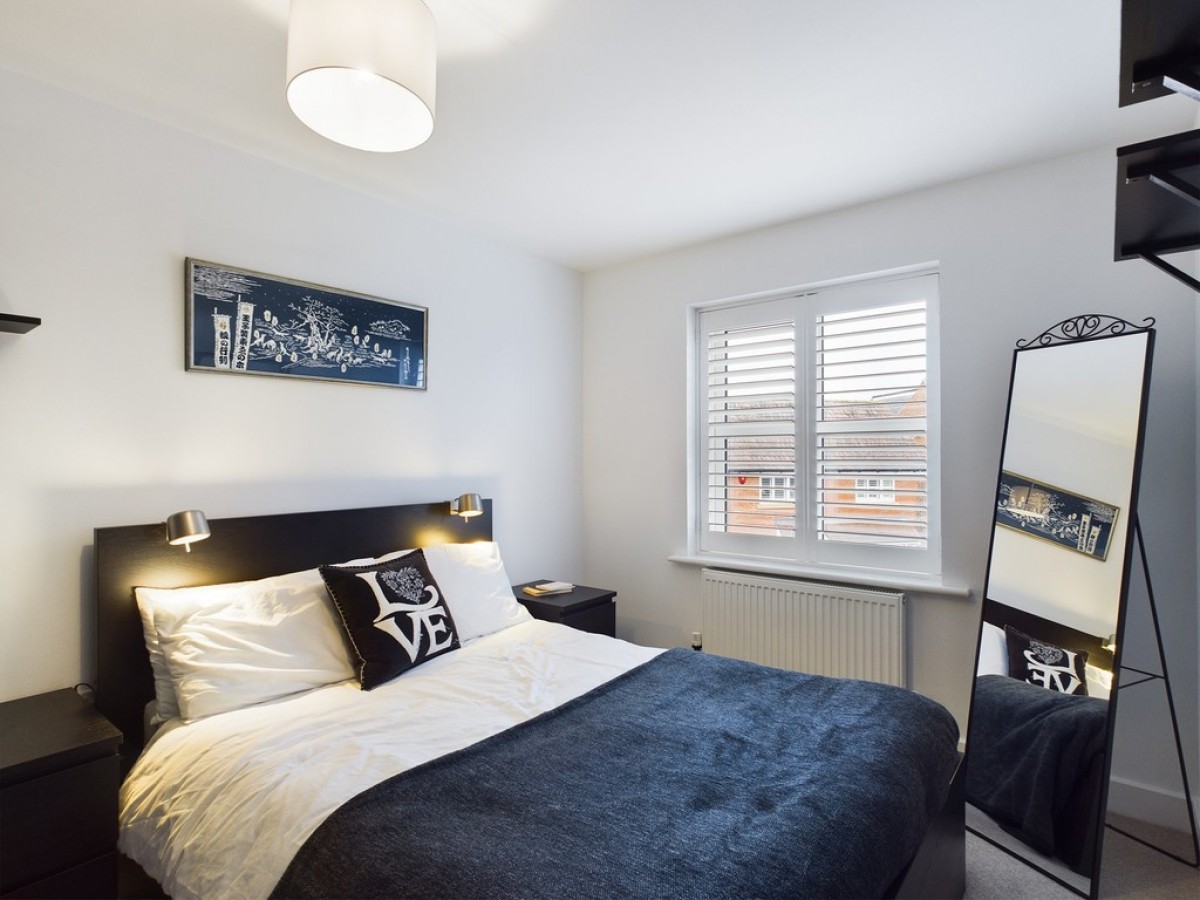 Larkspur Drive, Burgess Hill