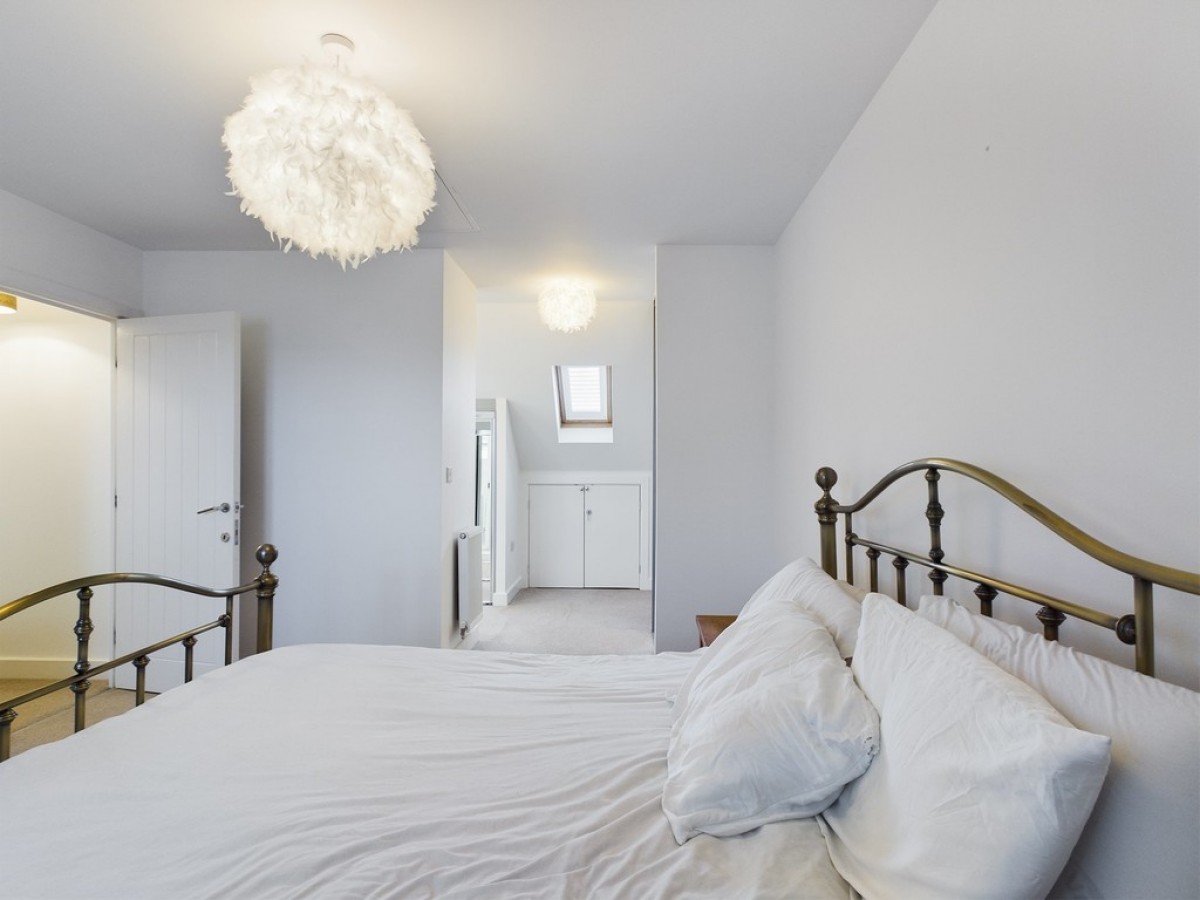 Larkspur Drive, Burgess Hill