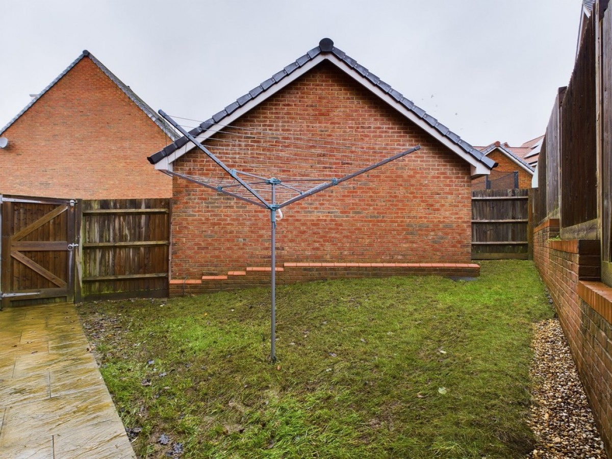 Larkspur Drive, Burgess Hill