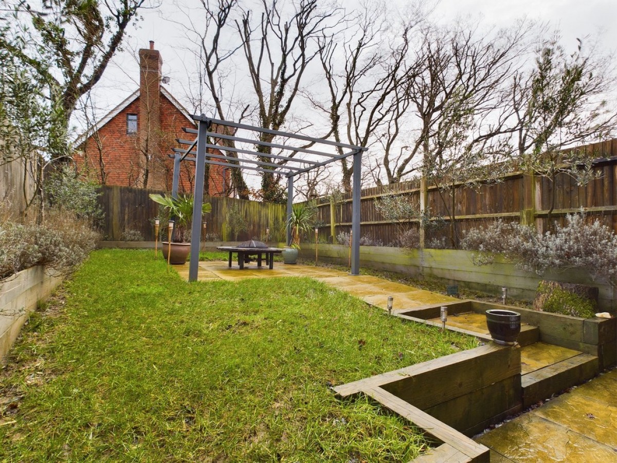 Larkspur Drive, Burgess Hill