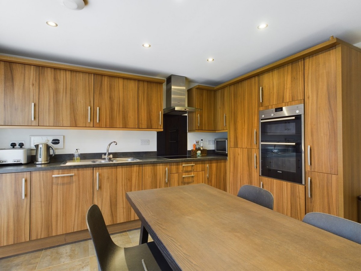 Larkspur Drive, Burgess Hill