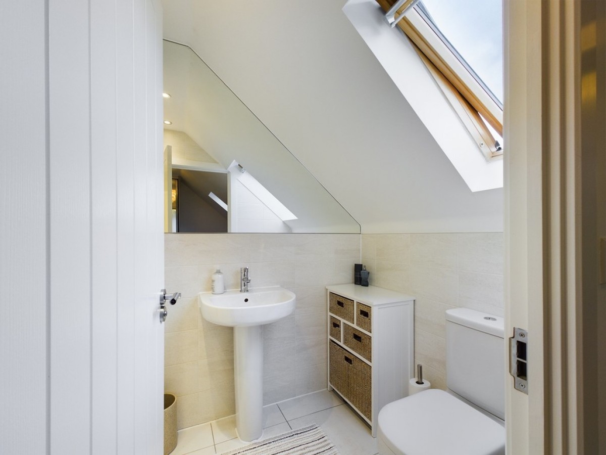 Larkspur Drive, Burgess Hill