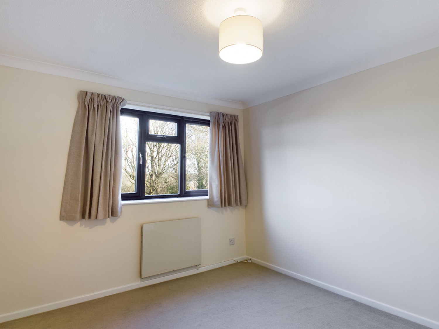 2 bedroom Flat for Letting Benjamin Lodge
