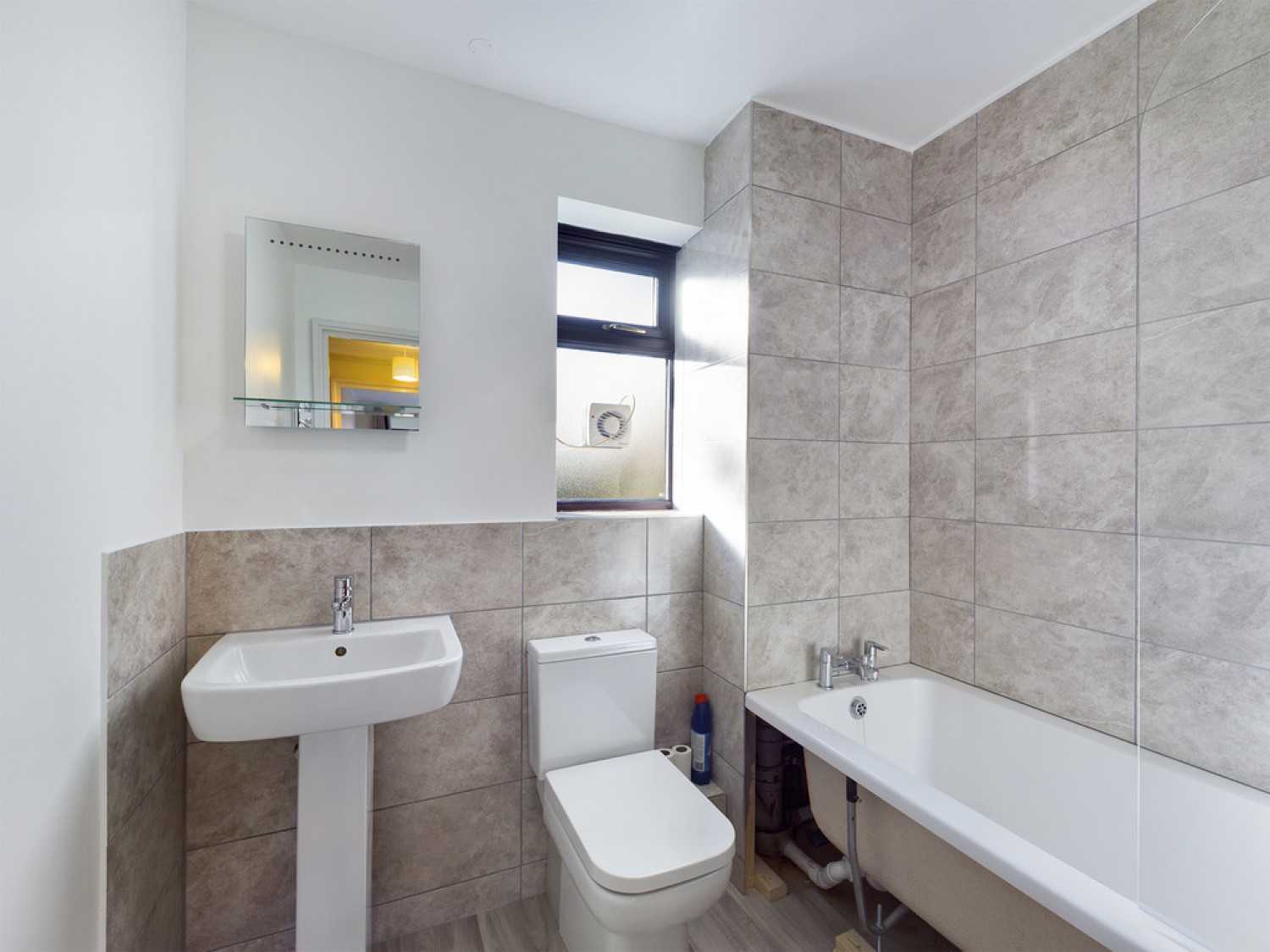 2 bedroom Flat for Letting Benjamin Lodge