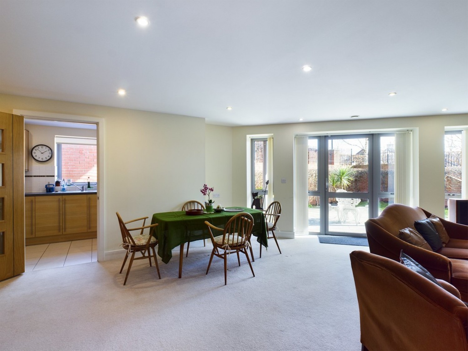 2 bedroom Flat for Sale Burgess Hill