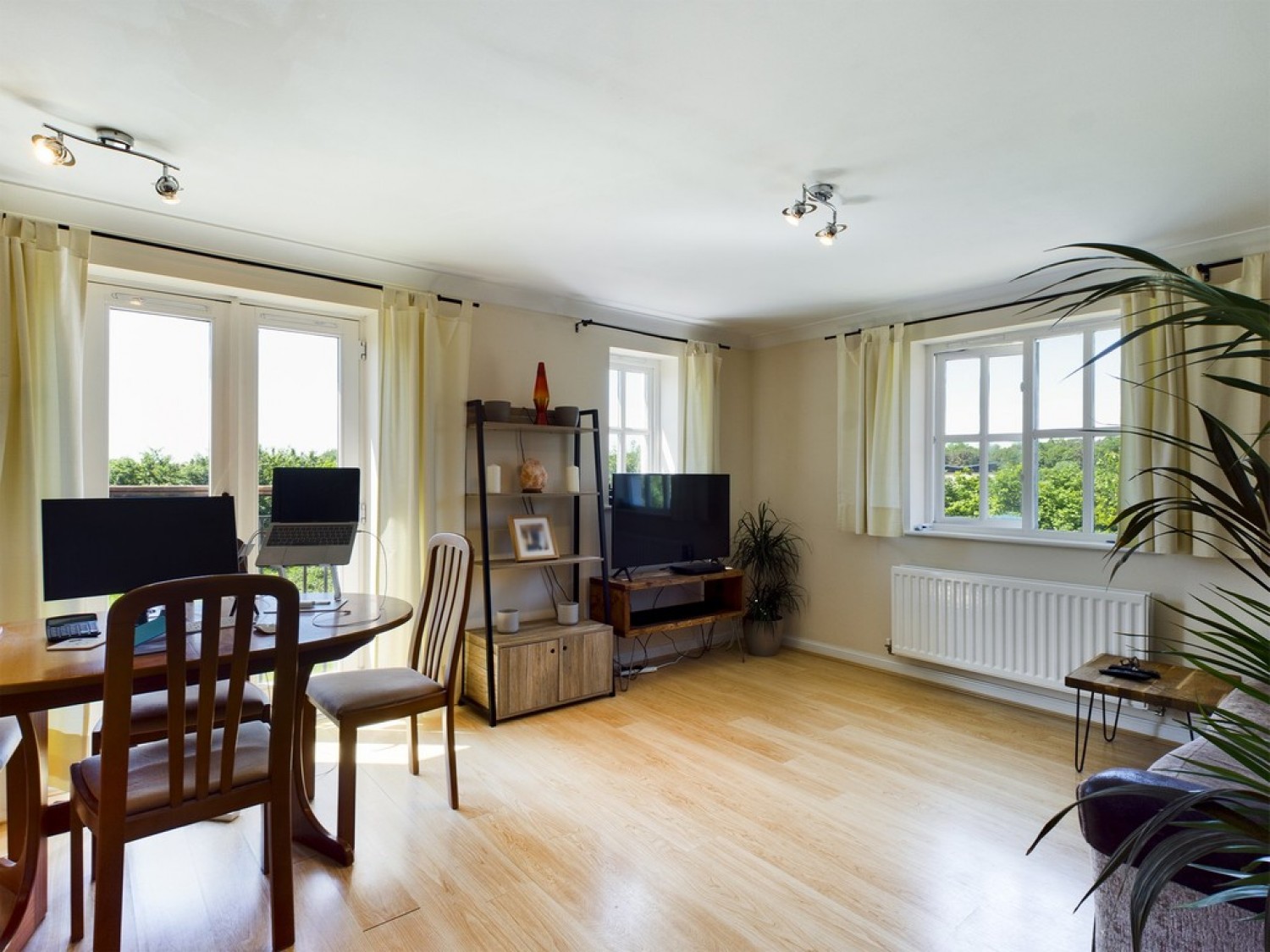 2 bedroom Flat for Sale Farriers Lea, Bolnore Village