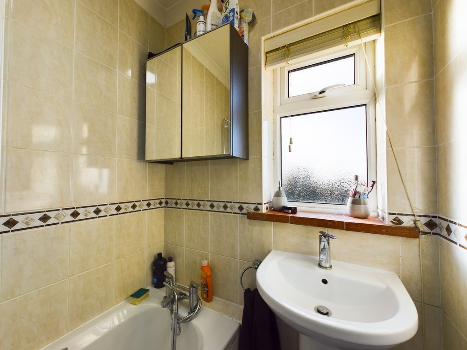 3 bedroom House for Sale Lowfield Road, Haywards Heath