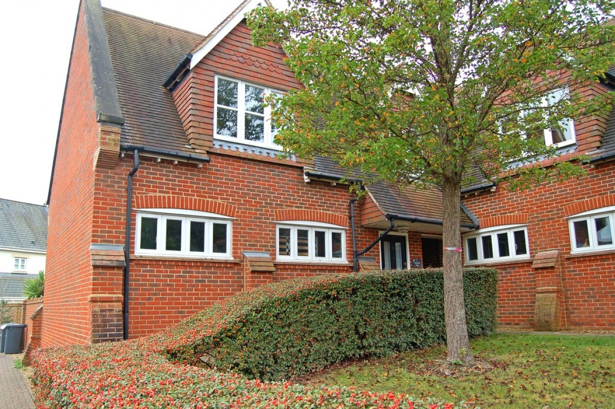 Parkfield Way, Bolnore Village