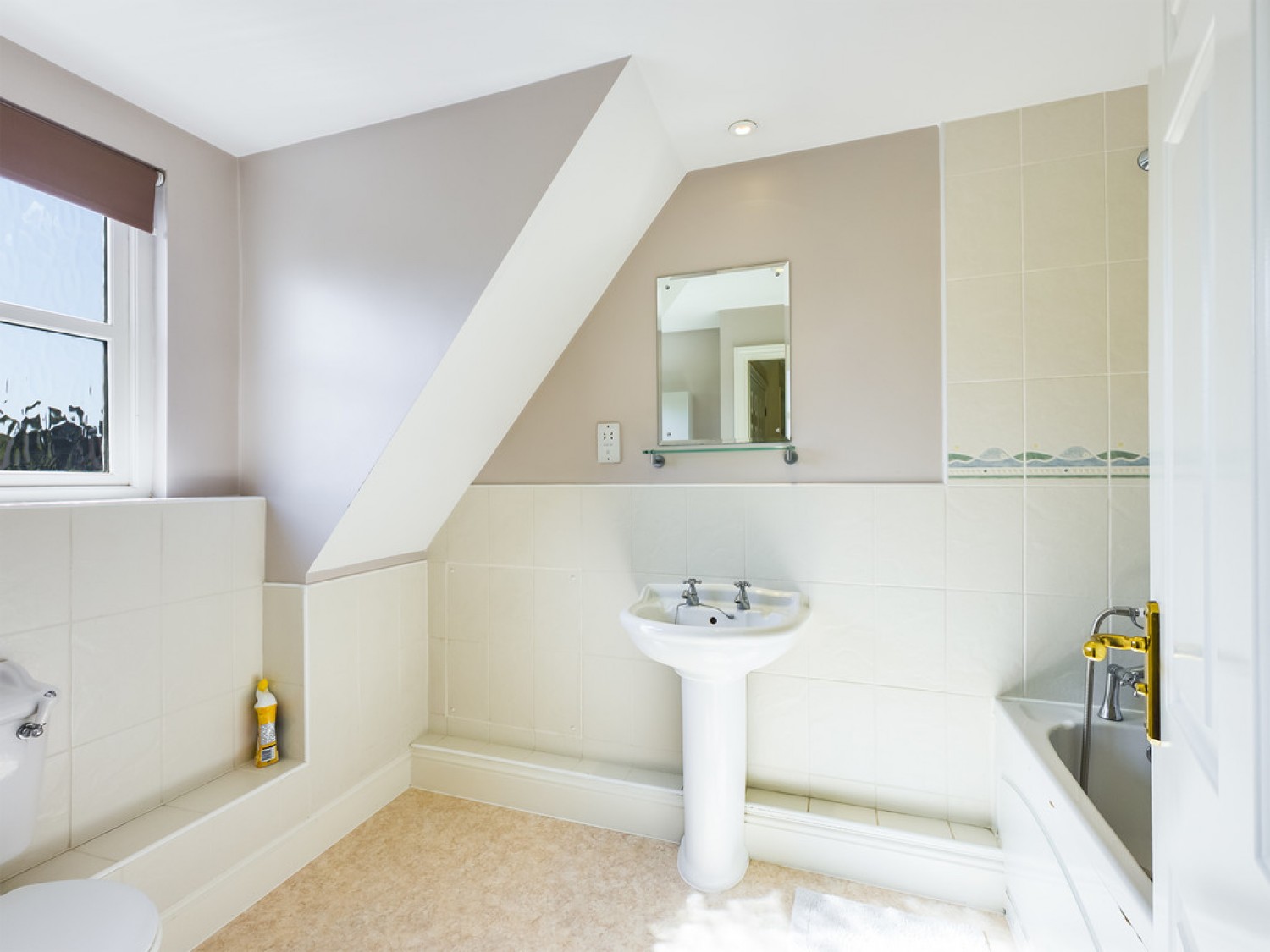 2 bedroom Flat for Sale Parkfield Way, Bolnore Village