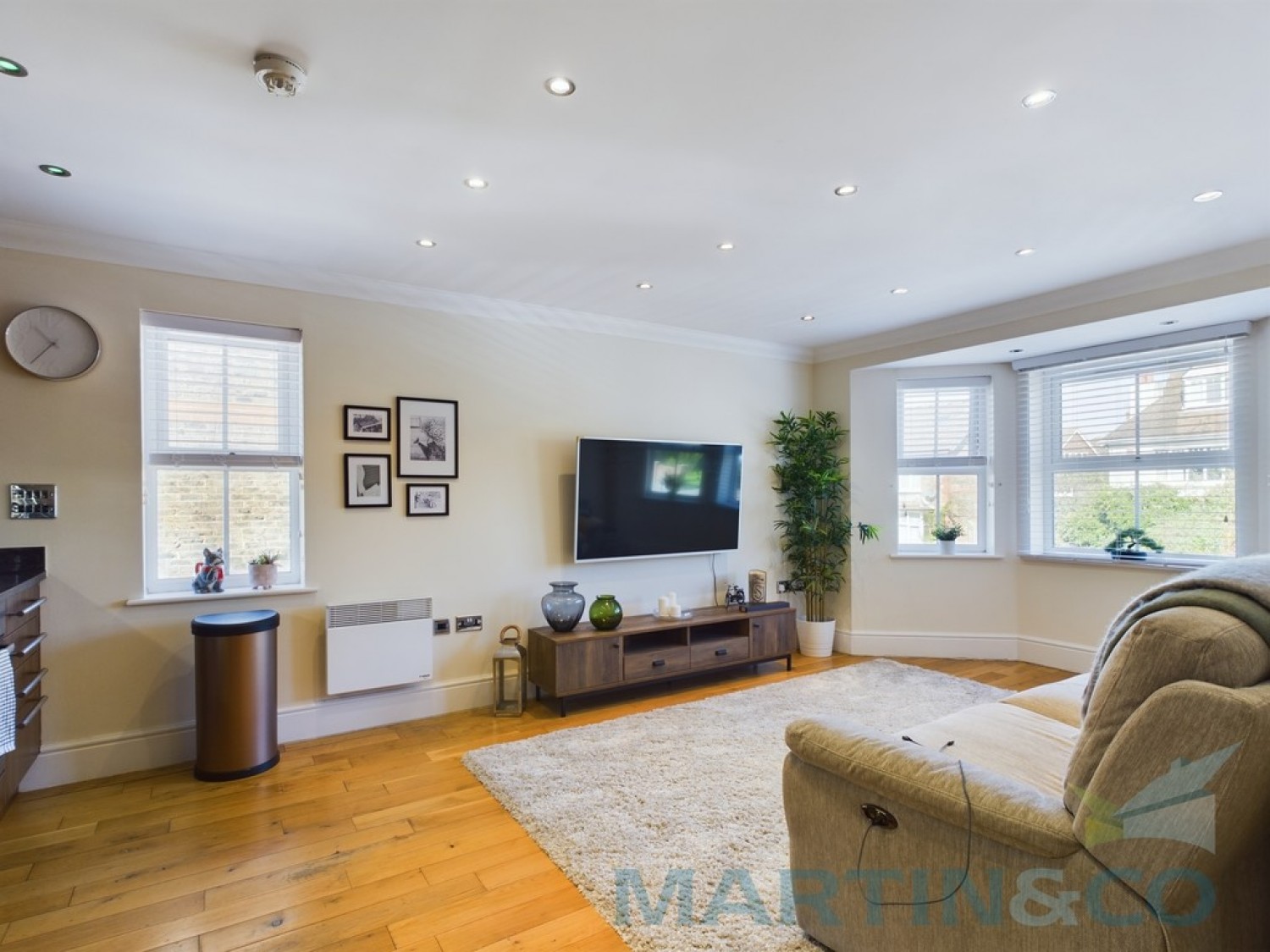 2 bedroom Flat for Sale 8 Ashmead Heights