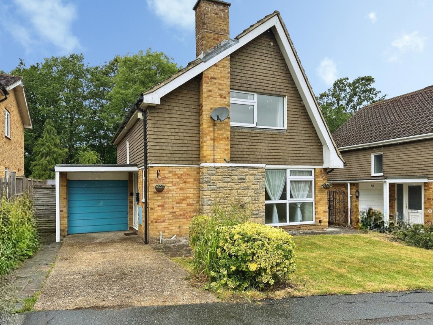 2 bedroom House for Sale Pinehurst , Burgess Hill