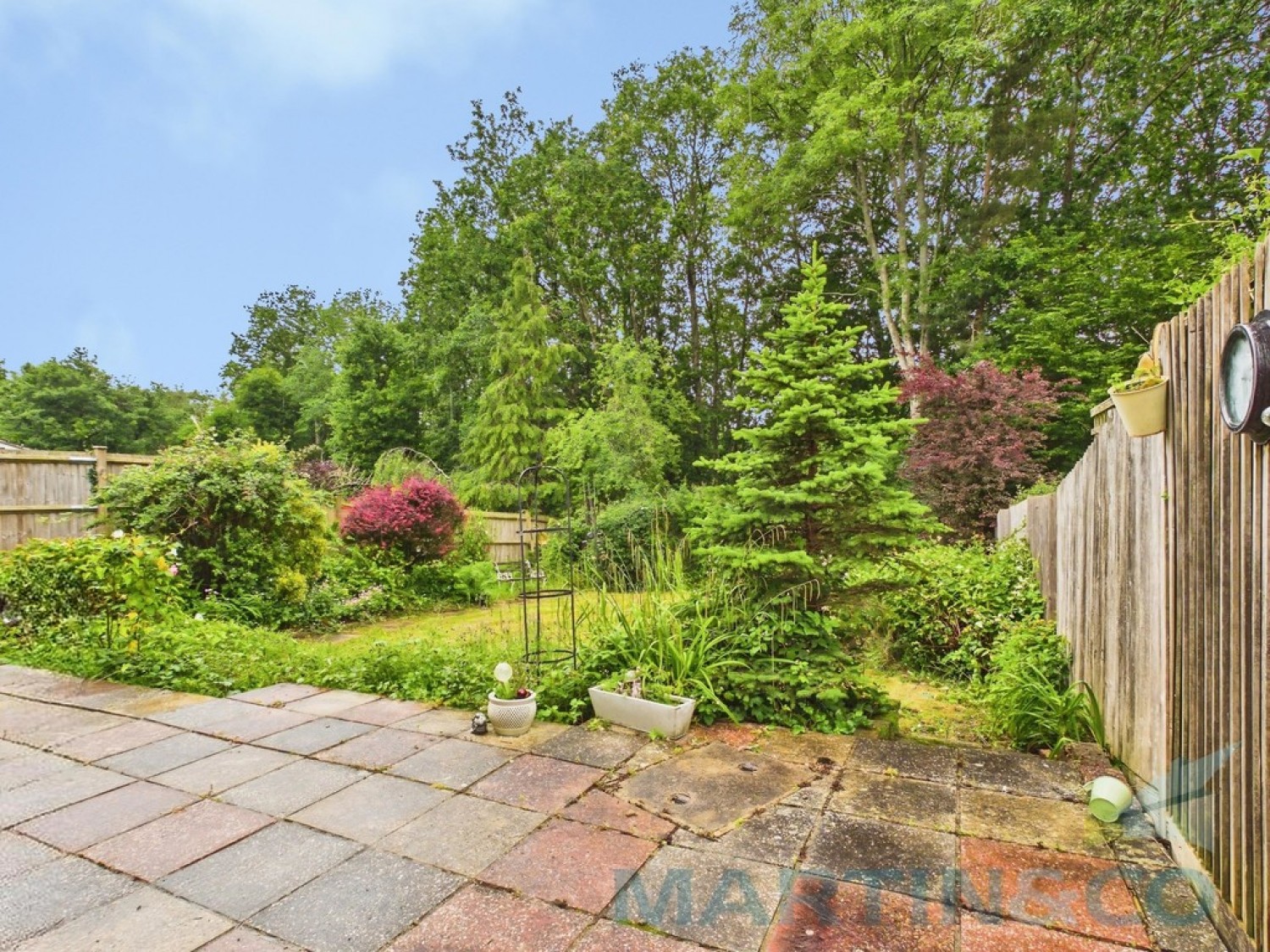2 bedroom House for Sale Pinehurst , Burgess Hill
