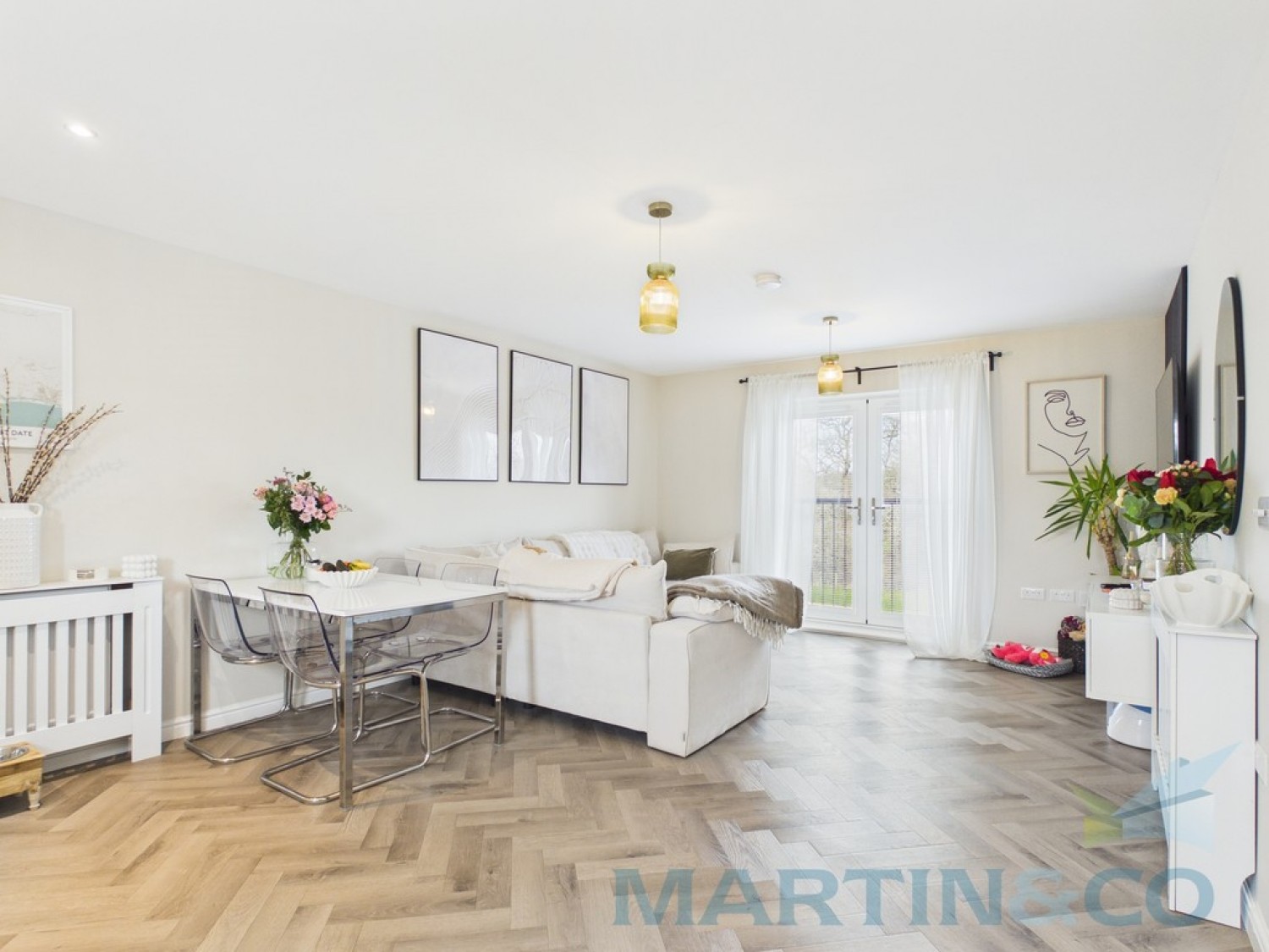 2 bedroom Flat for Sale Icarus Avenue, Burgess Hill