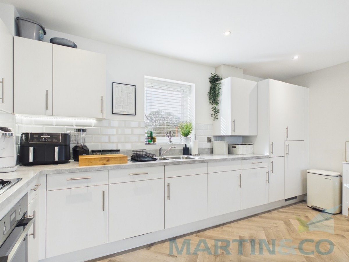 Icarus Avenue, Burgess Hill