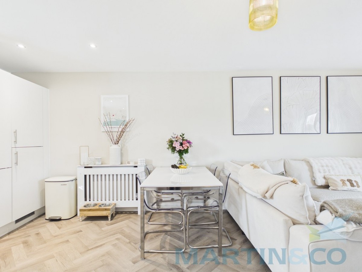 Icarus Avenue, Burgess Hill