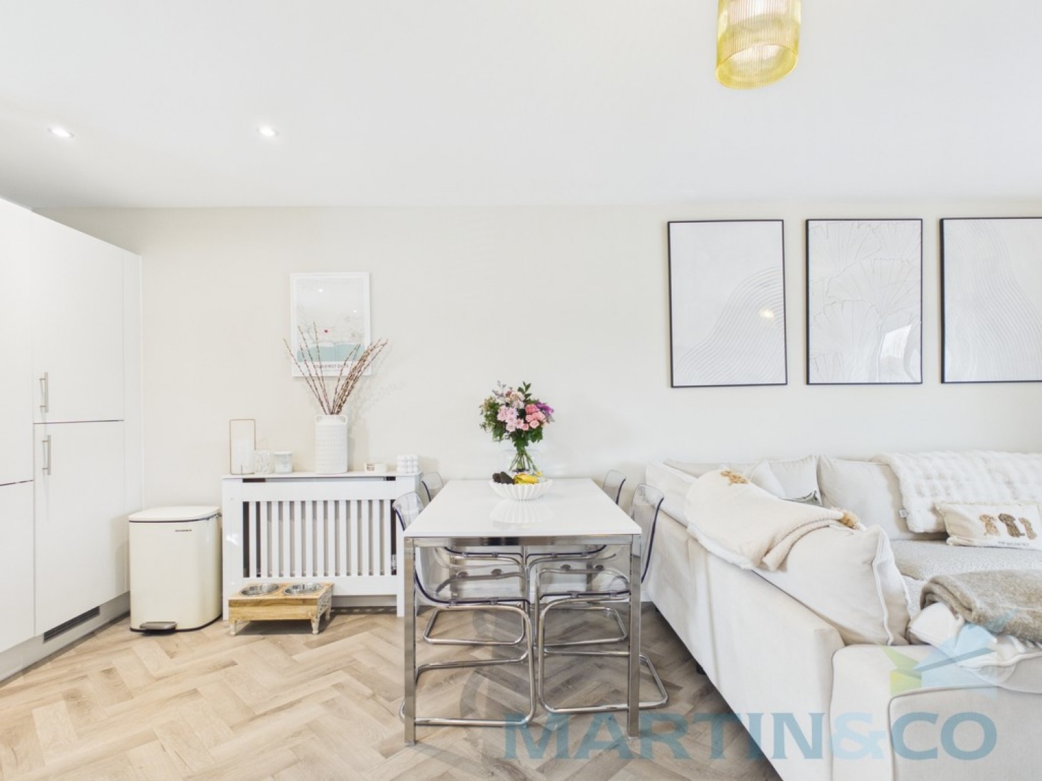 2 bedroom Flat for Sale Icarus Avenue, Burgess Hill