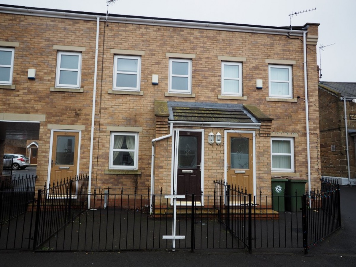 High Street, Lazenby