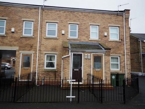 High Street, Lazenby