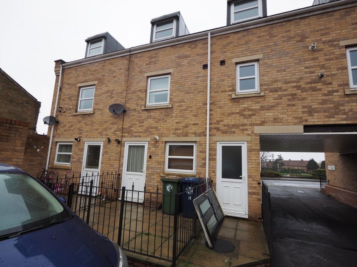 High Street, Lazenby