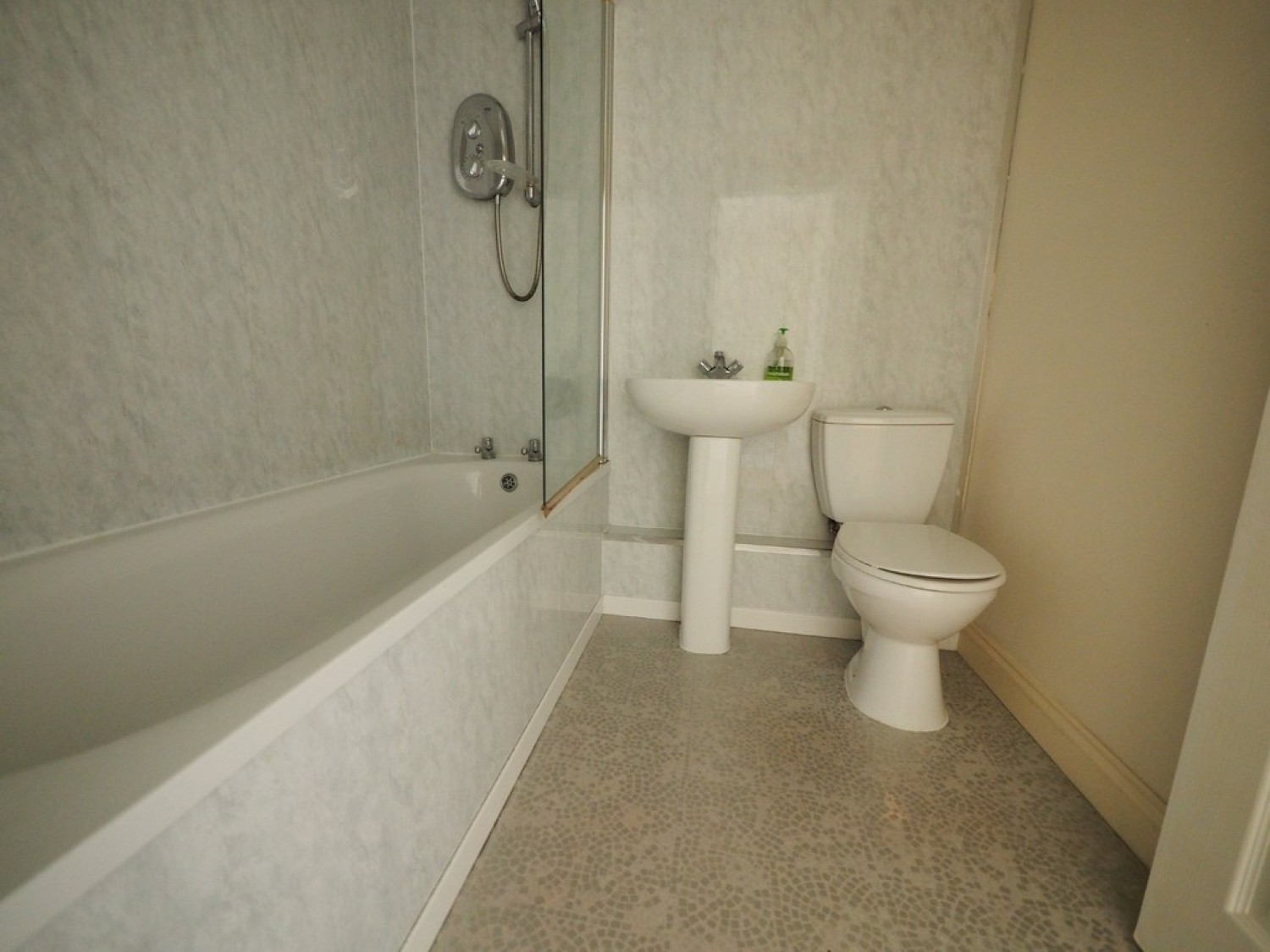 High Street, Lazenby