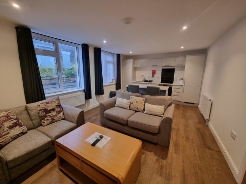 The Globe, 81 Northgate