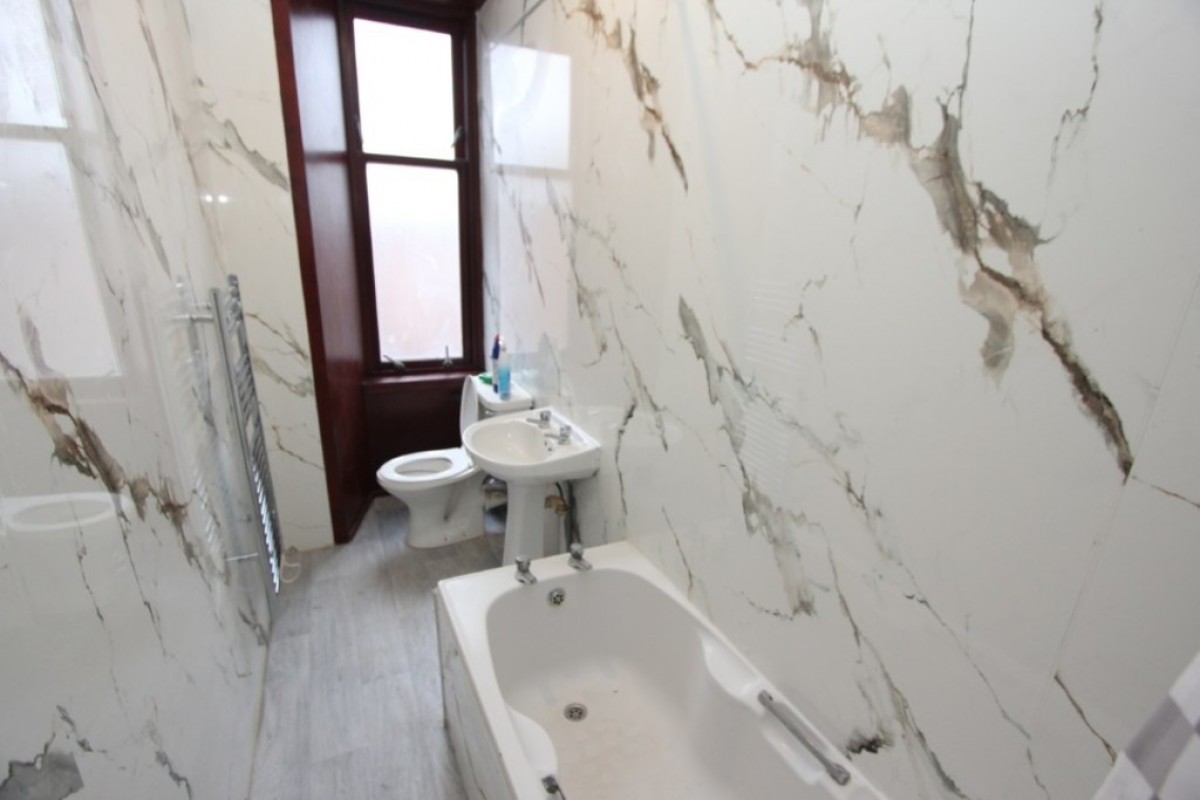 GOVANHILL - Craigie St - Unfurnished