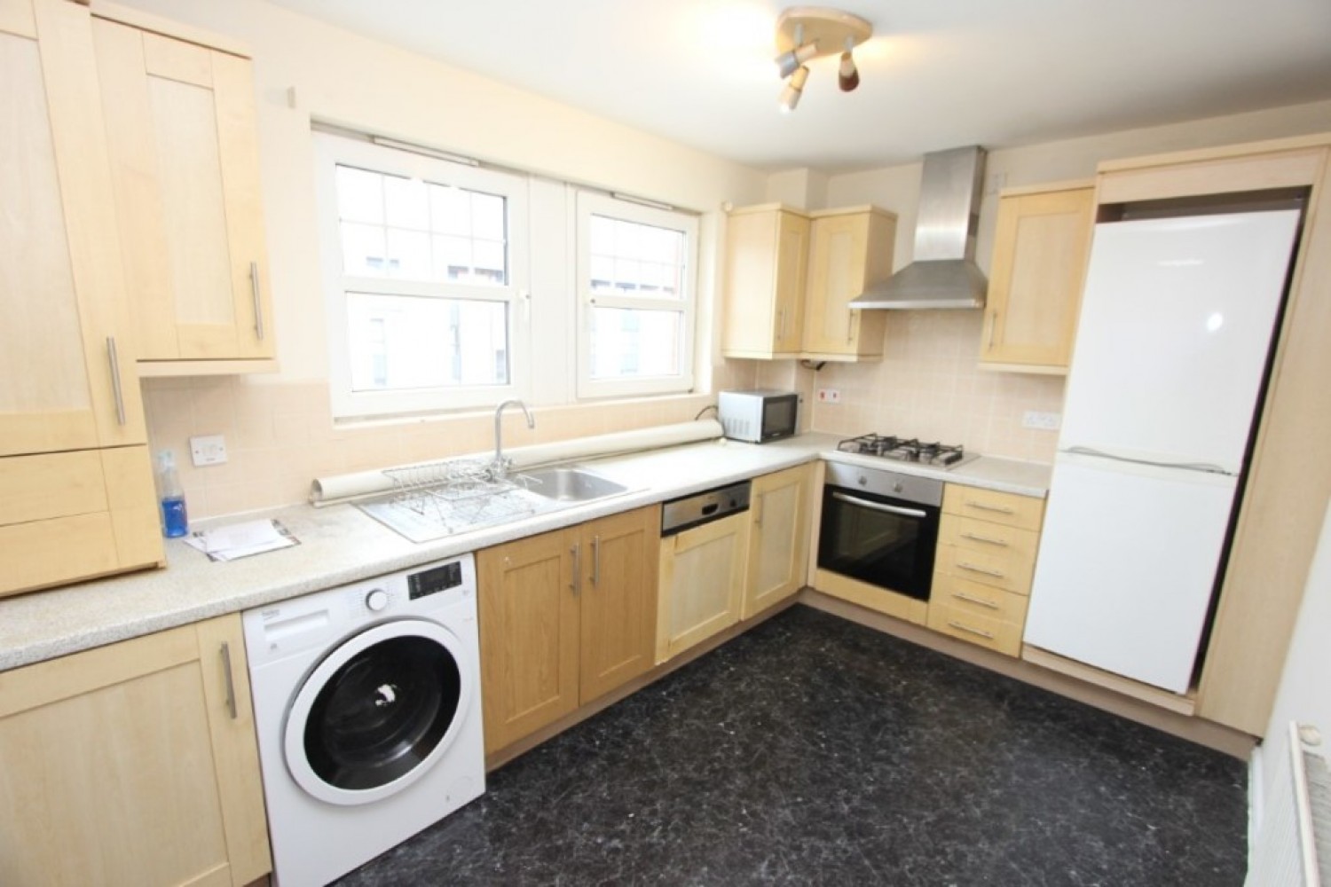 SHAWLANDS, RIVERFORD ROAD, G43 1RX - FURNISHED