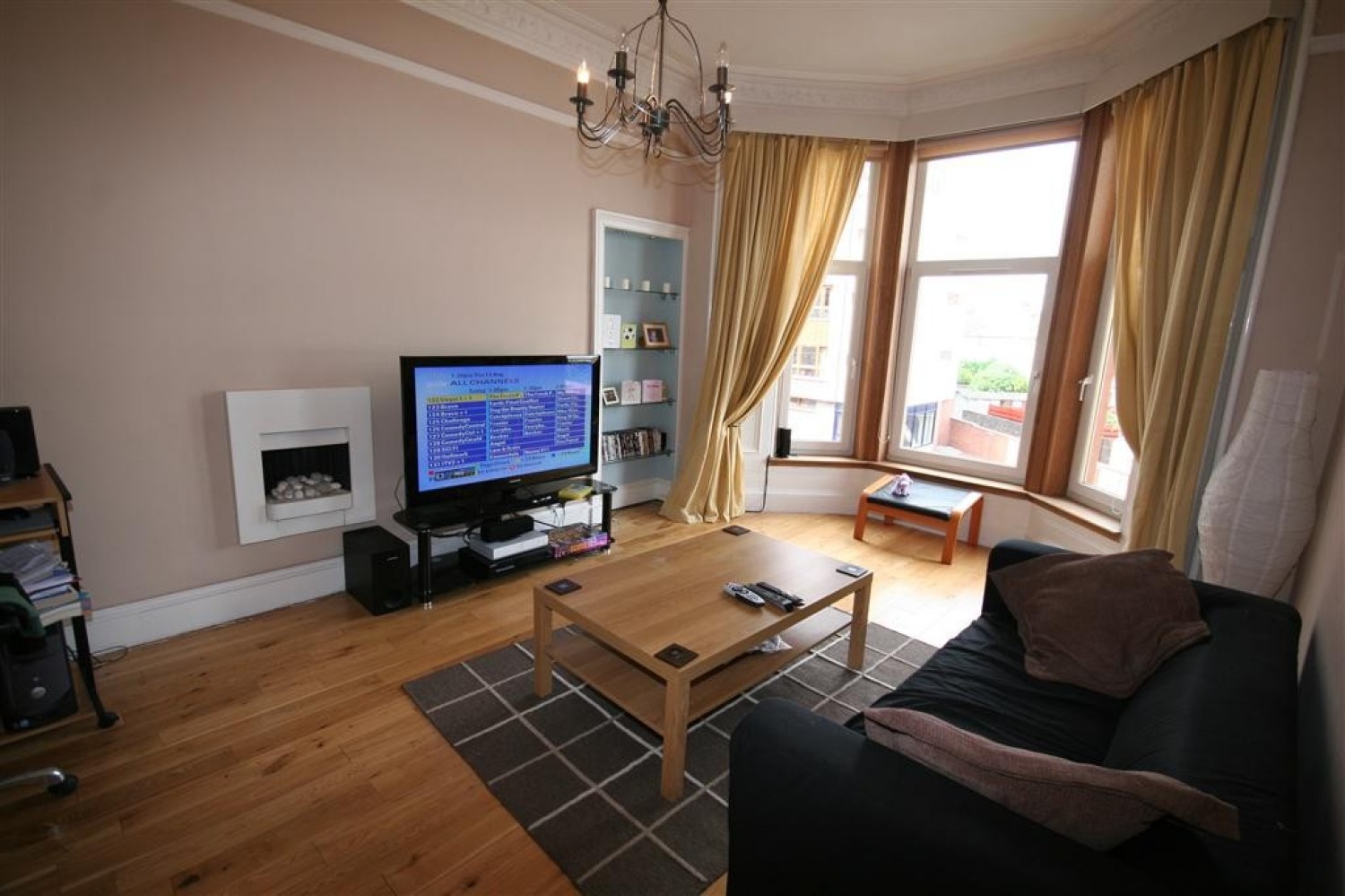 SHAWLANDS, WAVERLEY STREET, G41 2DY - FURNISHED