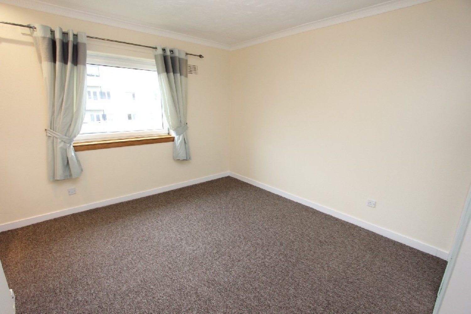 MERRYLEE, CHERRYBANK ROAD, G43 2NL - UNFURNISHED