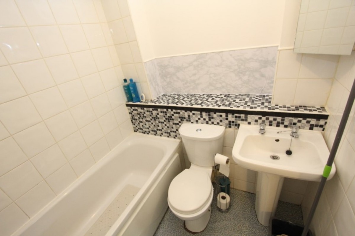 KELVINDALE, GRANDTULLY DRIVE, G12 0DP - UNFURNISHED