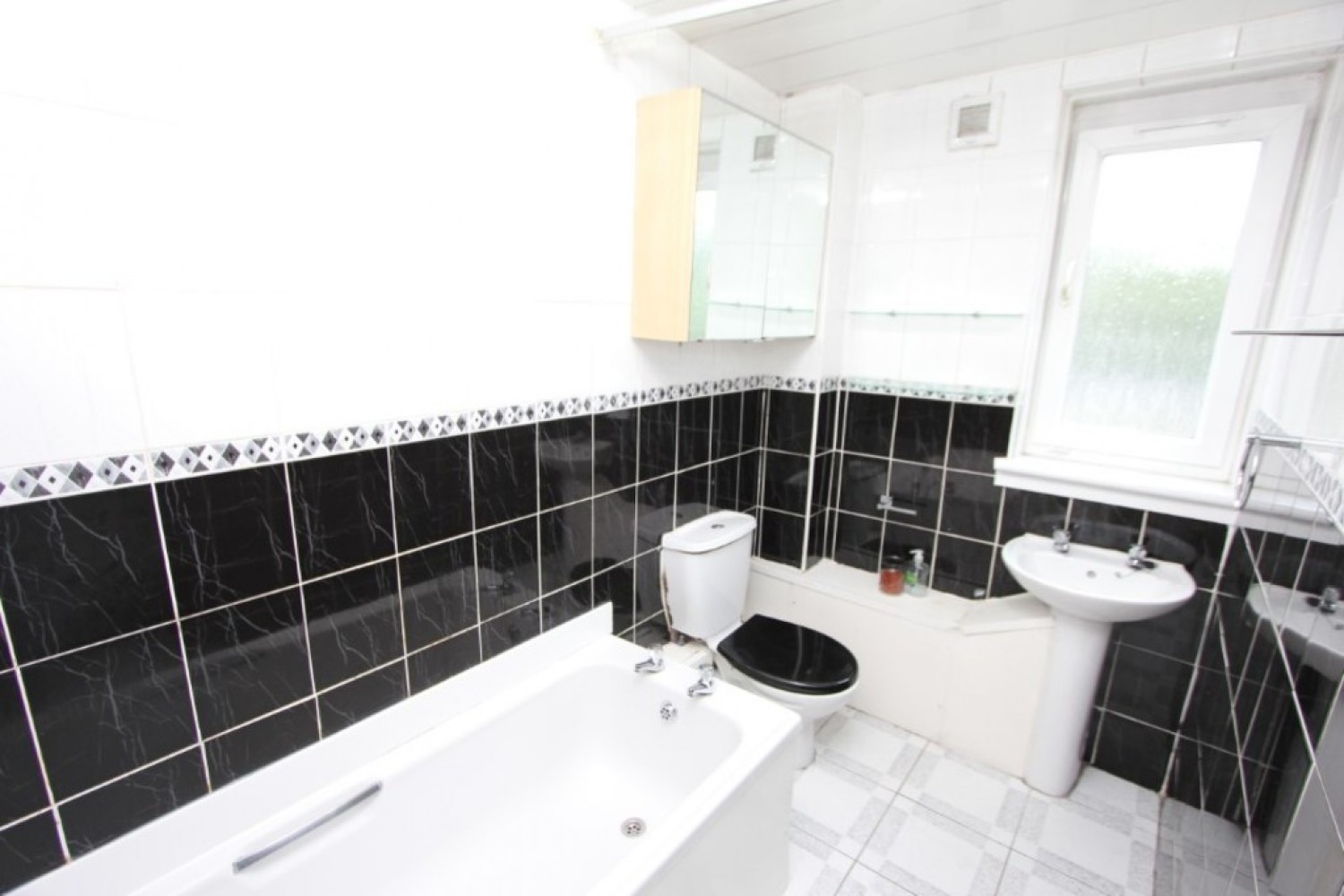 SHAWLANDS, ELLANGOWAN ROAD, G41 3SY - UNFURNISHED