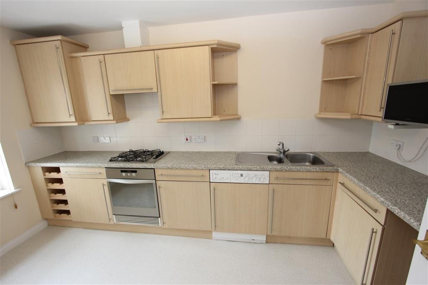 CATHCART - Old Castle Gardens - Two Bedroom Unfurnished Flat