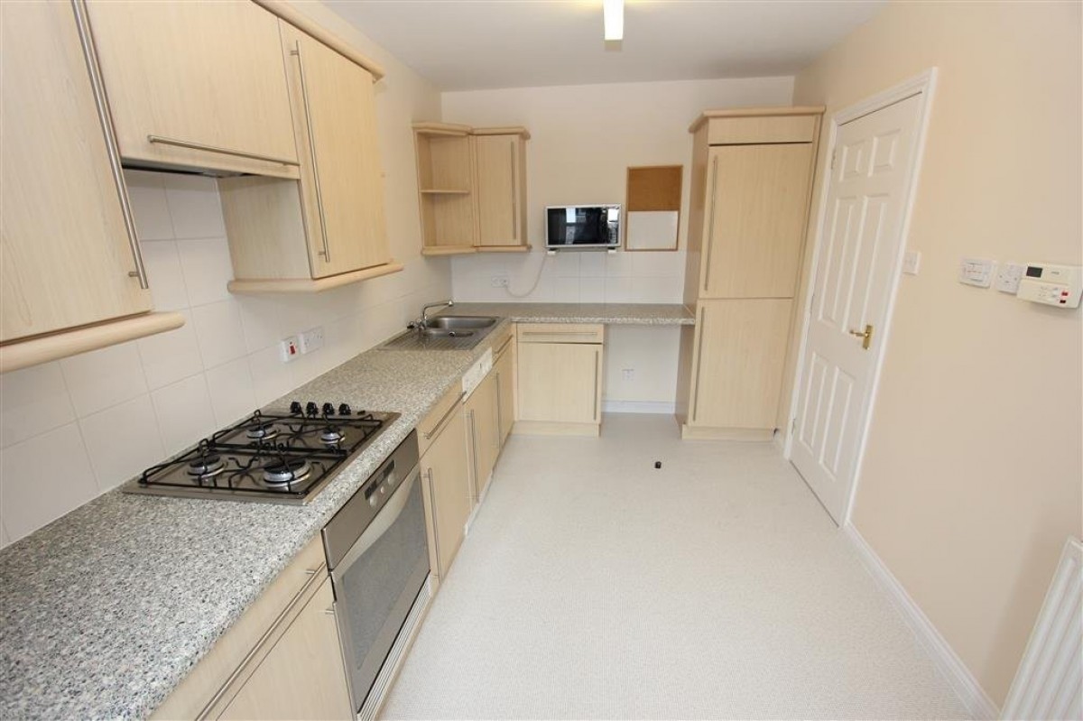CATHCART - Old Castle Gardens - Two Bedroom Unfurnished Flat